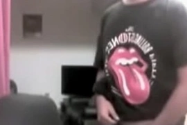 Mi amigo rockero se pajea para mi