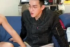 When my LOL-playing PC malfunctioned, a hot technician arrived to diagnose. His skilled hands soon had me throbbing. We indulged in intense bareback action, culminating in a creamy finish.