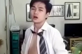 Cute chinese twink strips down and cums