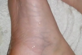 Cum on pretty feet