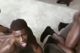 Pluisieurs blacks se baisent